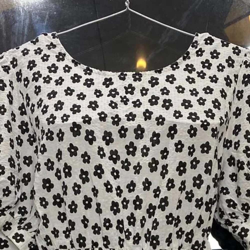 Black & White Floral Puff Sleeve Midi Dress - Picture 2 of 4